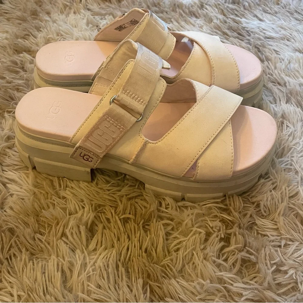 UGG Cream/Tan Platform Slide Sandals